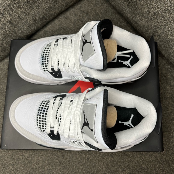 Air Jordan 4 Retro GS 'Military
Black' - Picture 8 of 9